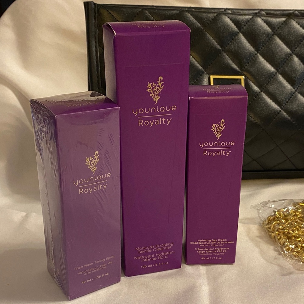 Younique Royalty Skincare Set with Black Bag and Gold Chain - Picture 3 of 12